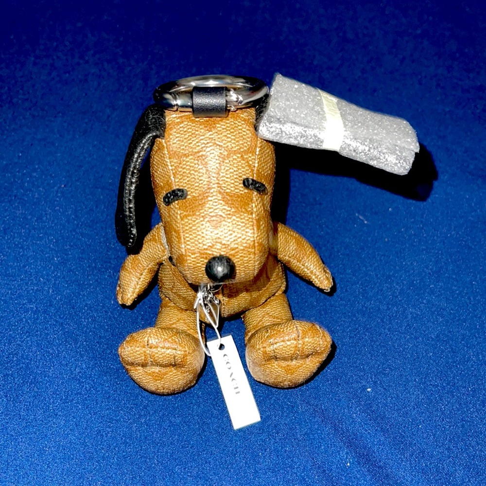 Coach X Peanuts Snoopy Charm
